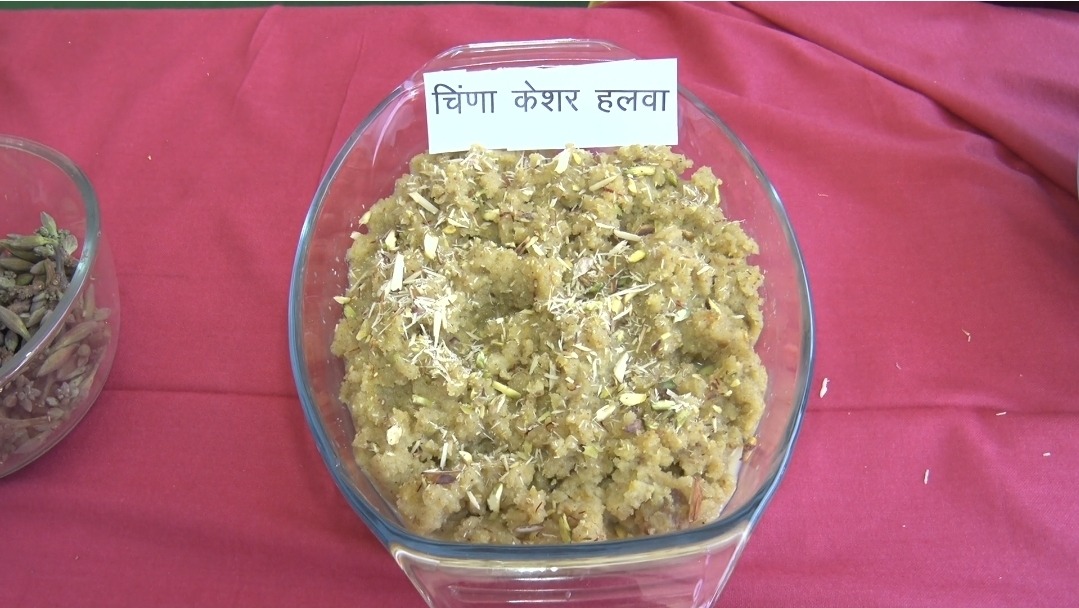 देवेंद्र जोशी ने फूलों से बनाई 35 तरह की मिठाईयां cheena